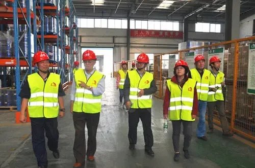 携手共进，质领未来——中国建筑业协会防水分会领导莅临东方雨虹新沂生产基地考察指导